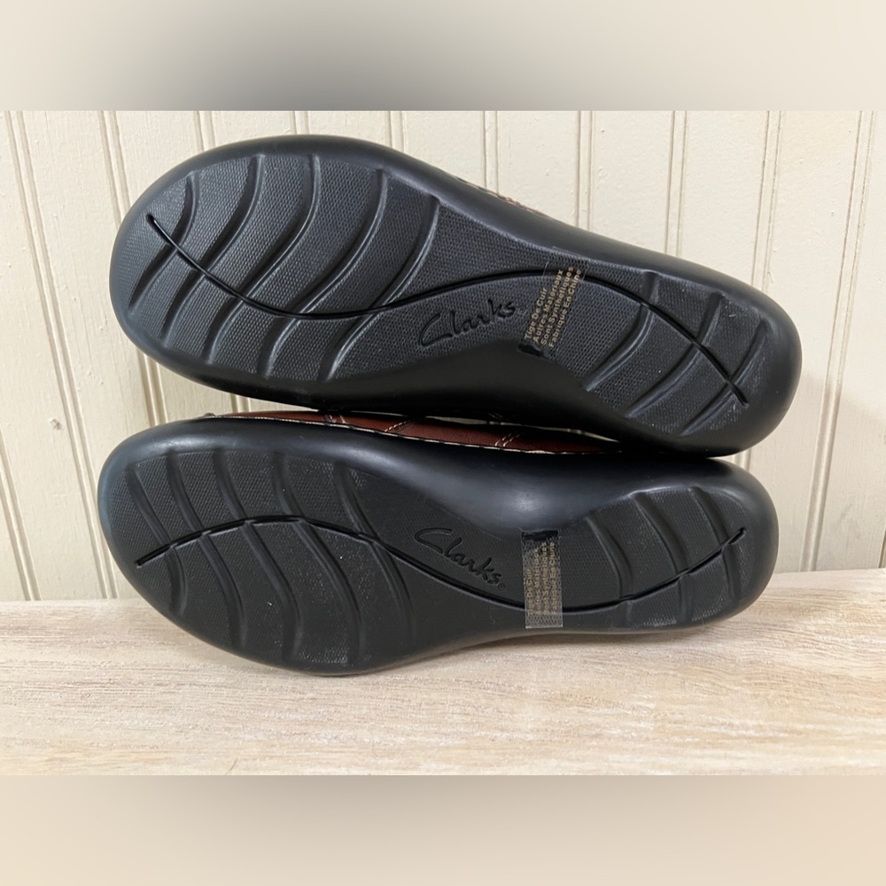 Clarks Ashland Alpine, 7.5 Wide - Picture 4 of 7